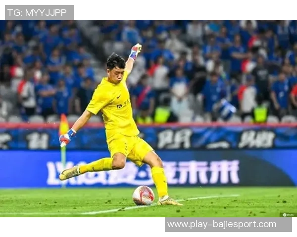 关键时刻鲍亚雄化解单刀险情朱辰杰门线解围保住球队胜利希望